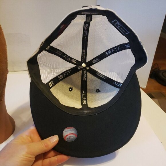 ball cap New York Yankees New Era MLB 59FIFTY Black Cap Hat 7 1/8 - Picture 4 of 5